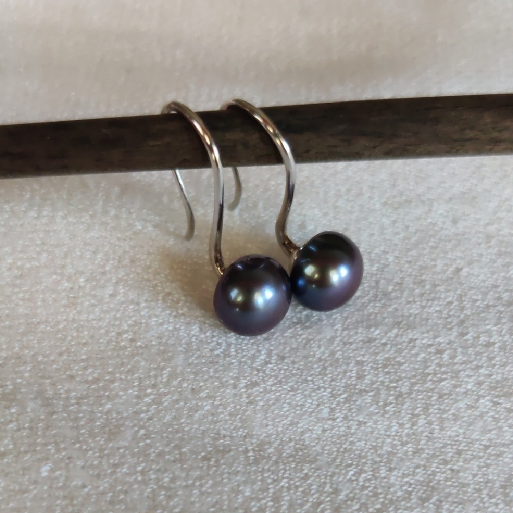 Elegant Honora Black Pearl And Sterling Silver Drop Earrings